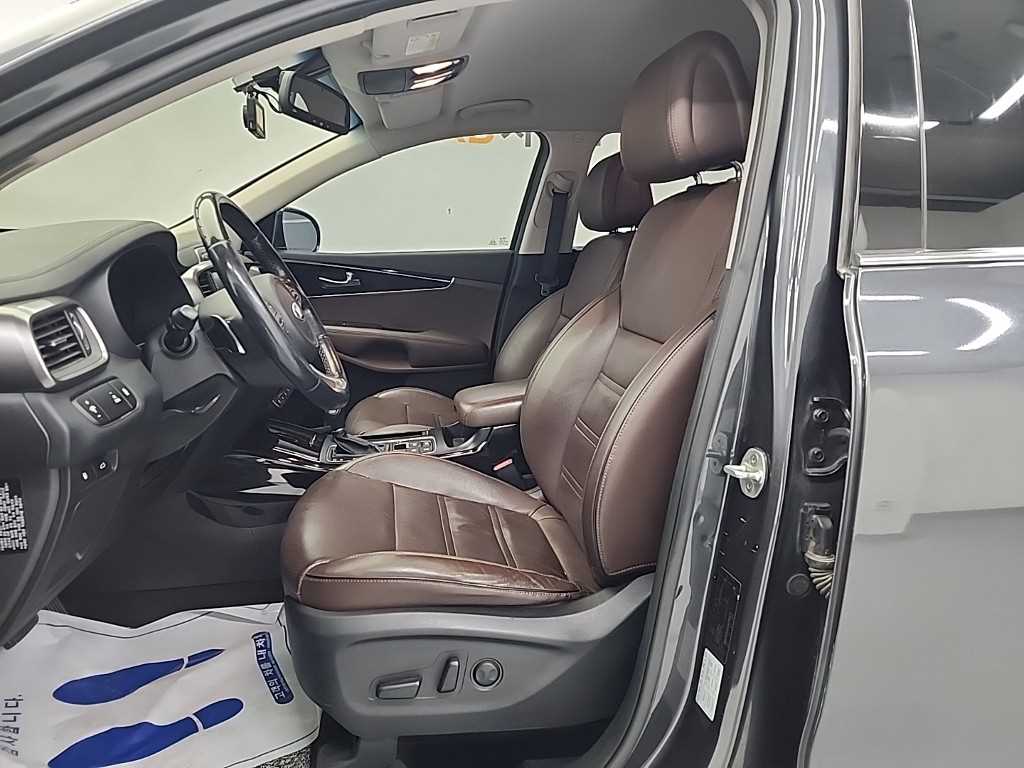 KIA Sorento - Vista 11