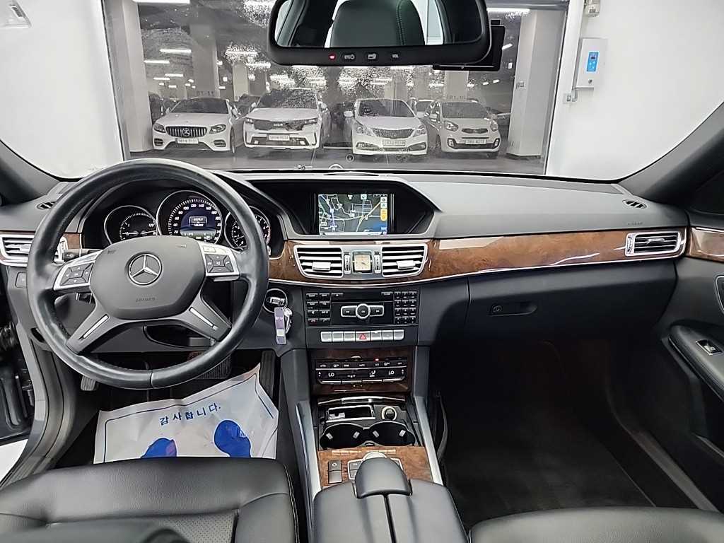 Mercedes Benz E class - Vista 7