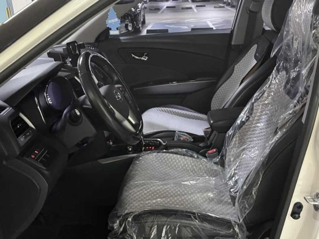 Ssangyong Tivoli - Vista 11