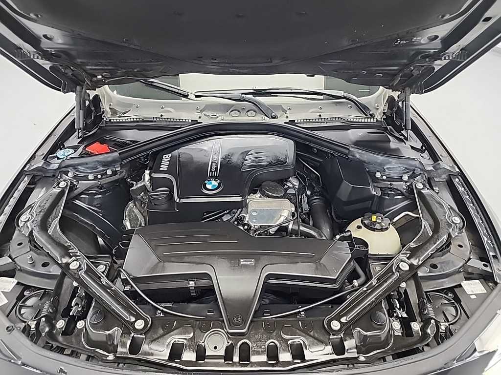 BMW 4 Series - Vista 5