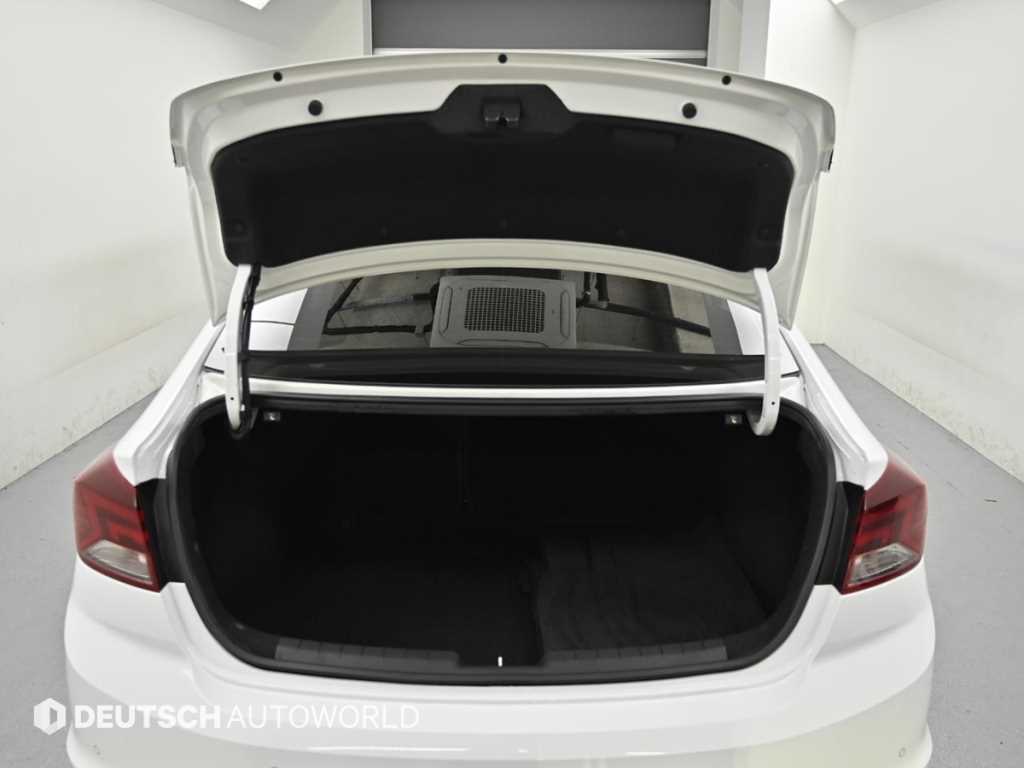 HYUNDAI Avante 2019 Blanco - Importación desde Corea - HF Imports Iquique - Foto 19