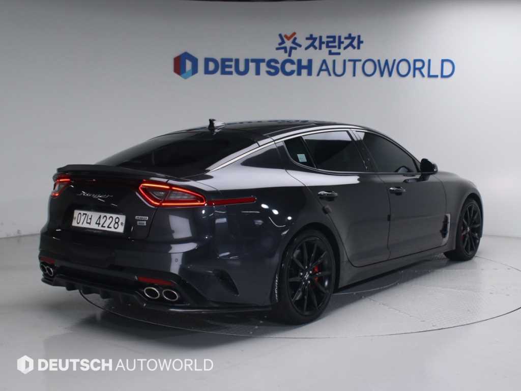 KIA Stinger - Vista 2