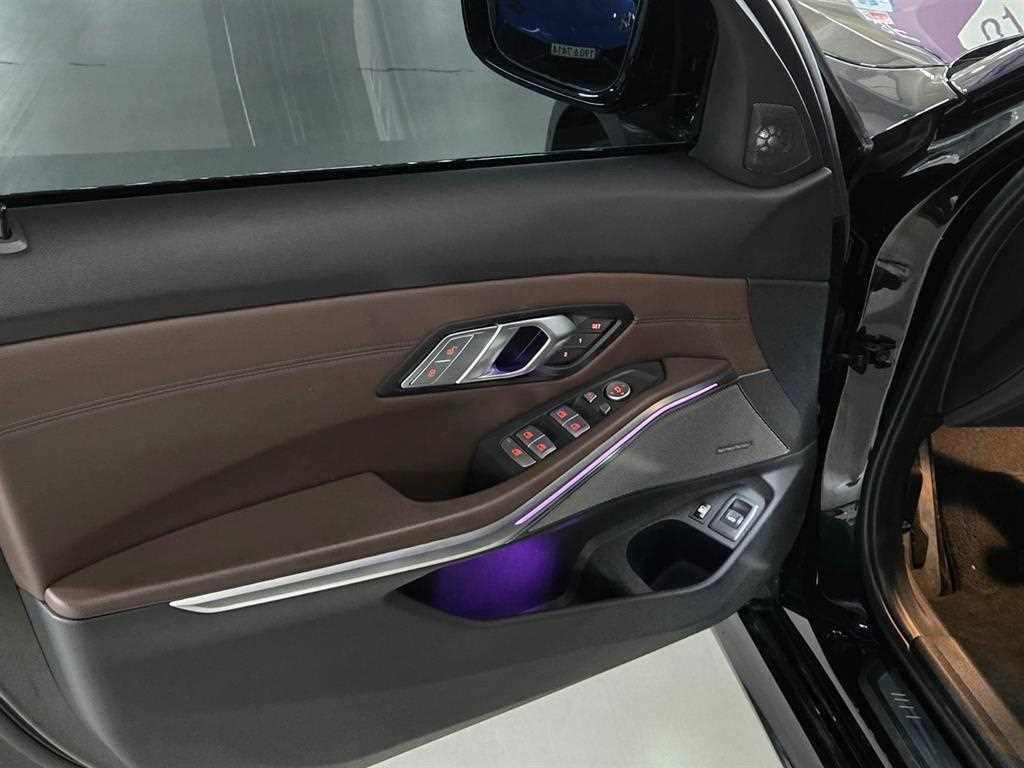 BMW 3 series 2021 Negro - Importación desde Corea - HF Imports Iquique - Foto 13