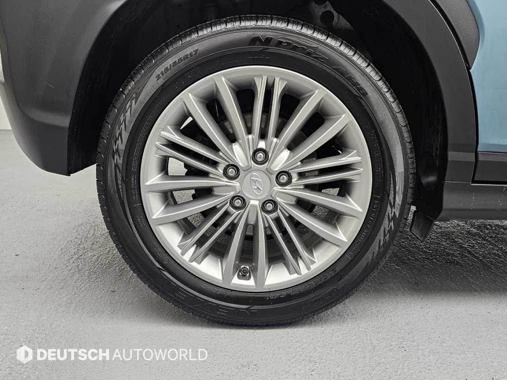 HYUNDAI Kona - Vista 5