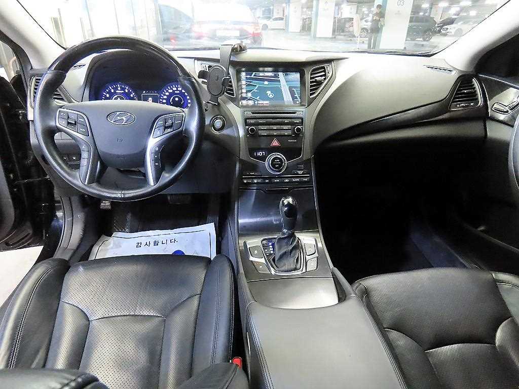 HYUNDAI Grandeur - Vista 6