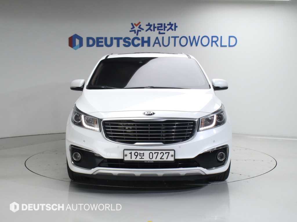 KIA Carnival - Vista 3