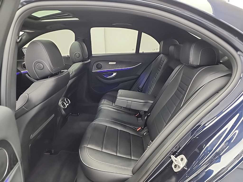 Mercedes Benz E class - Vista 12