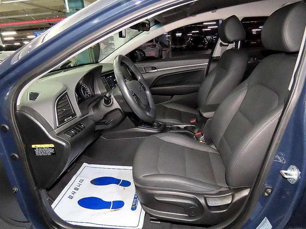 HYUNDAI Avante - Vista 6