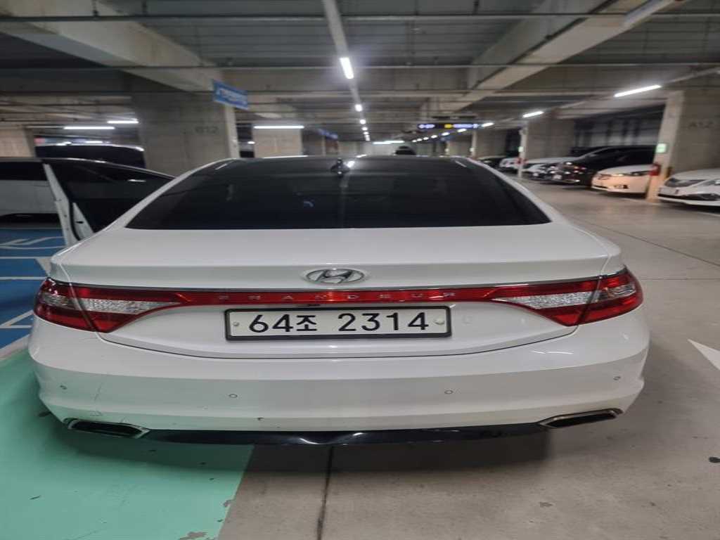 HYUNDAI Grandeur - Vista 3