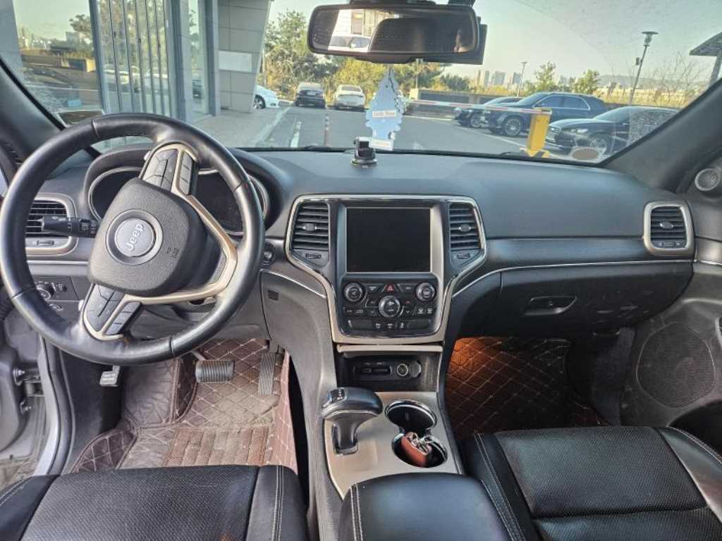 Jeep Cherokee - Vista 7