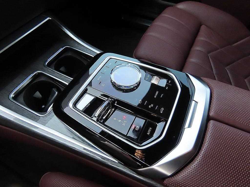 BMW 7 Series - Vista 11