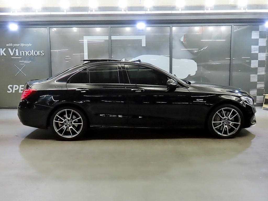 Mercedes Benz C Class - Vista 3