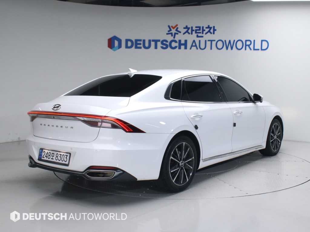 HYUNDAI Grandeur - Vista 2