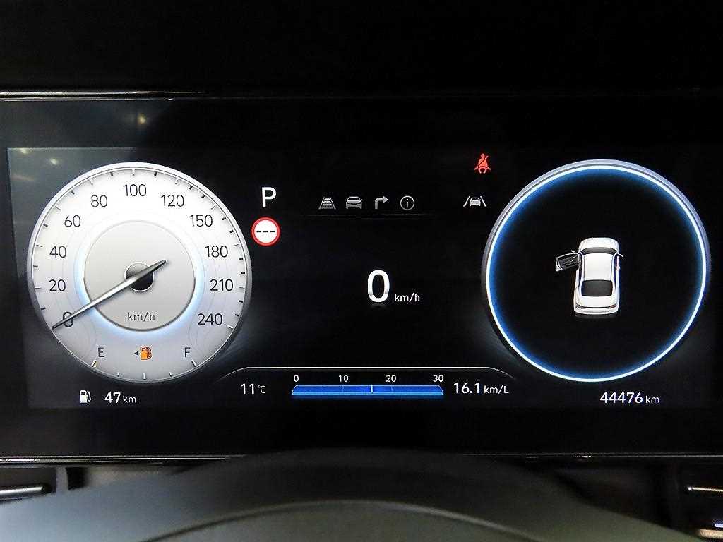 HYUNDAI Avante - Vista 9