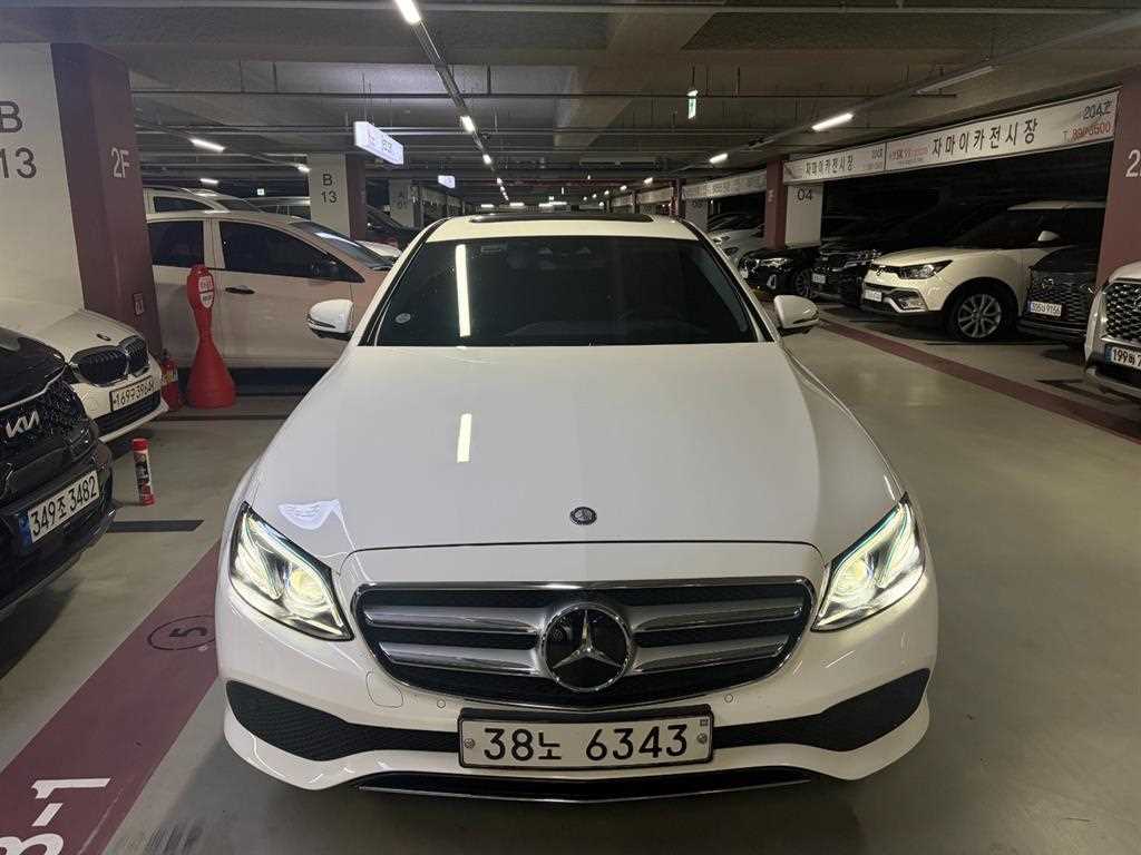 Mercedes Benz E class 2017 Blanco - Importación desde Corea - HF Imports Iquique - Foto 1