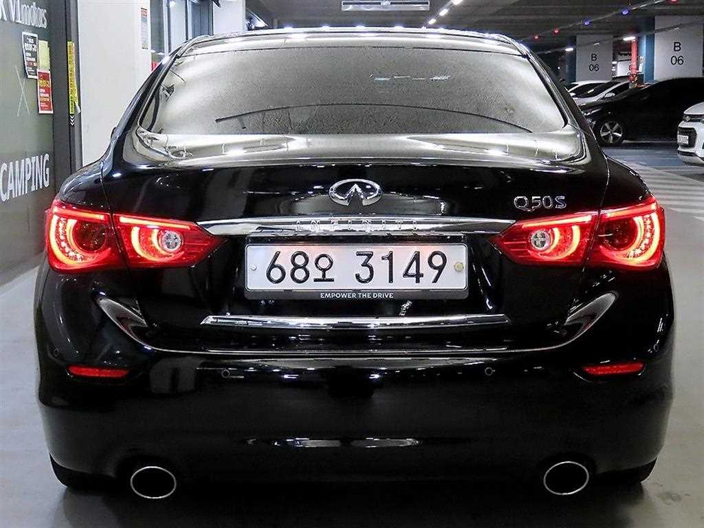 Infiniti Q - Vista 5