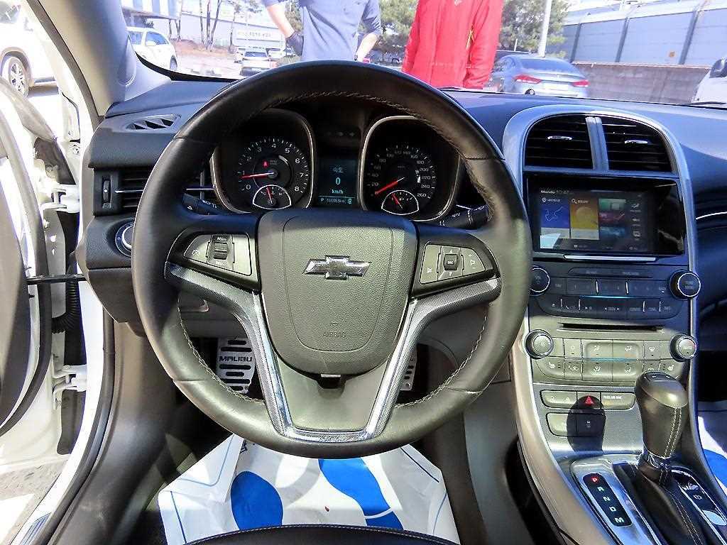 Chevrolet Malibu - Vista 8