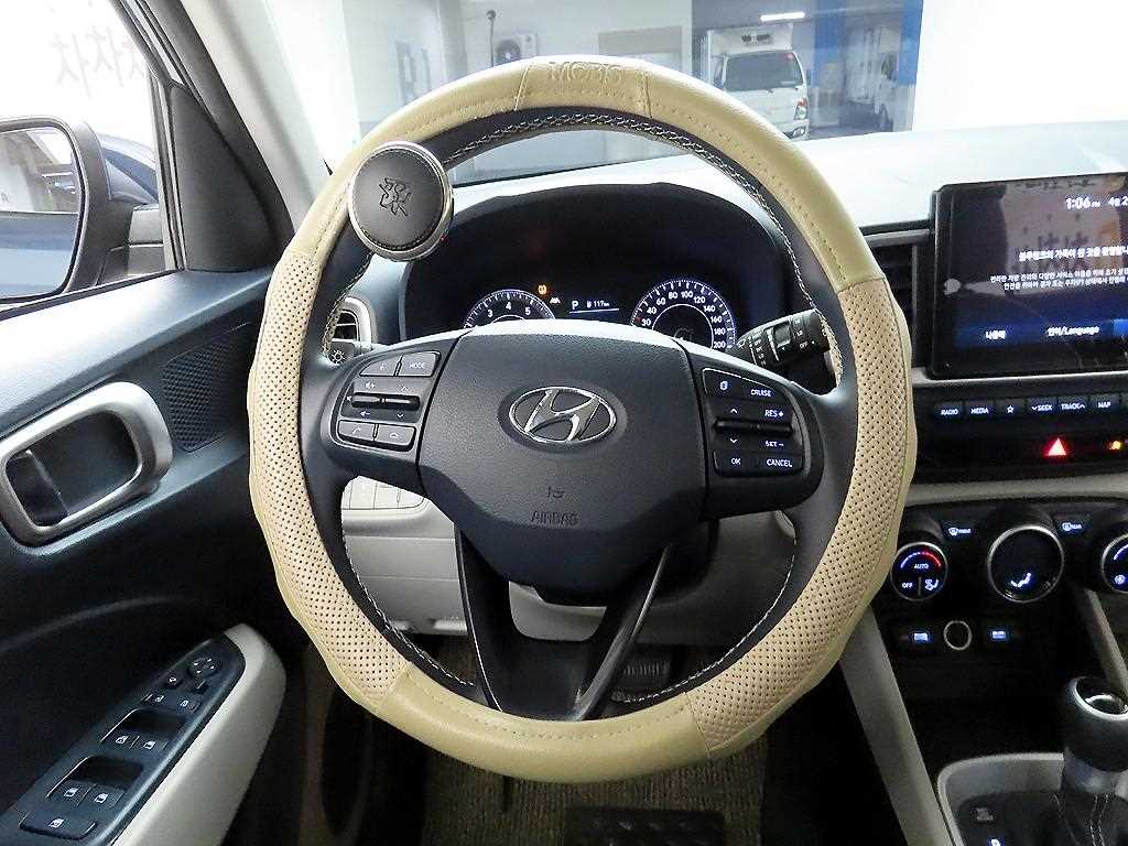 HYUNDAI Venue - Vista 7