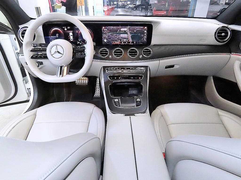 Mercedes Benz E class - Vista 10