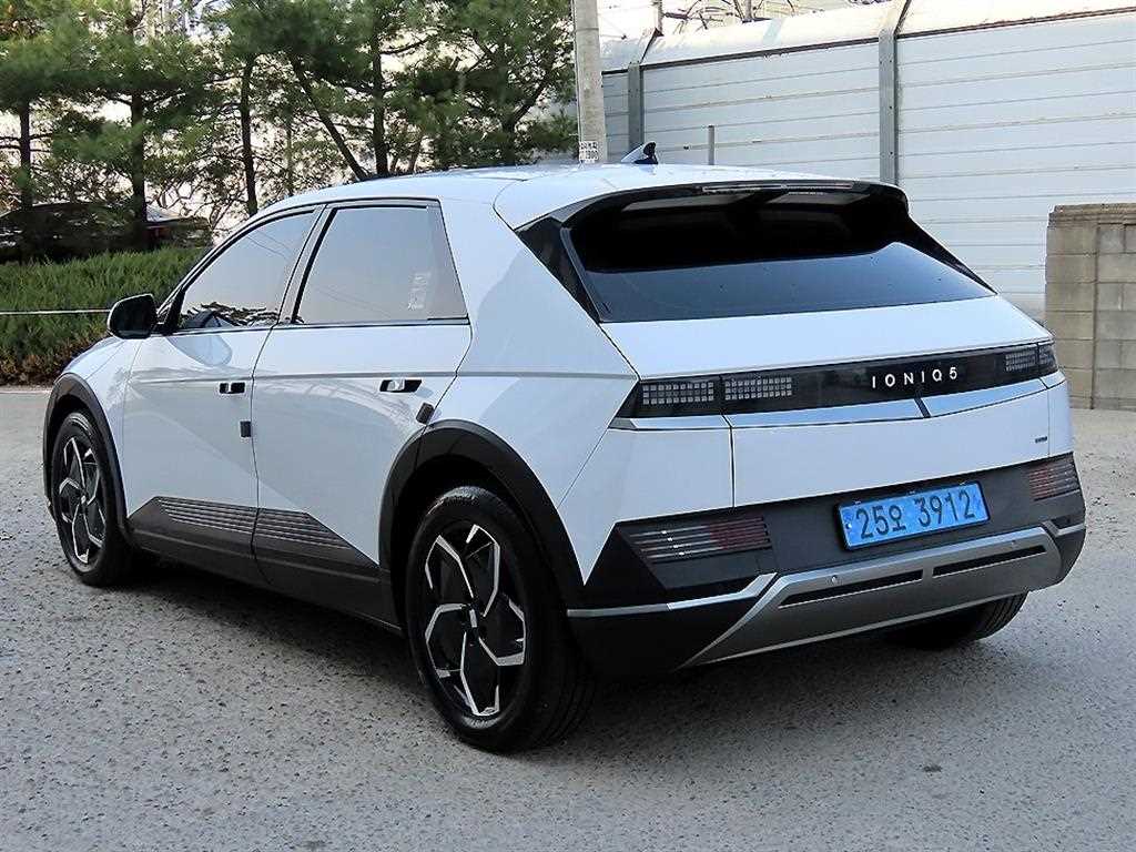 HYUNDAI Ioniq 5 - Vista 3