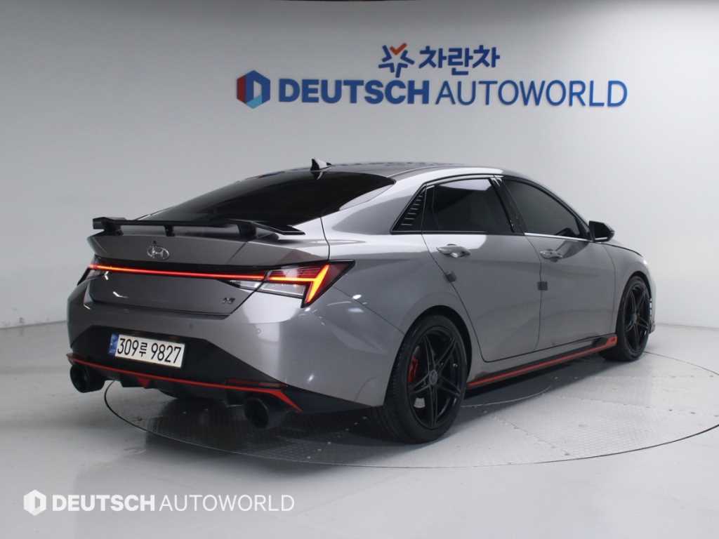 HYUNDAI Avante - Vista 2