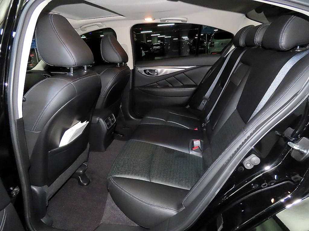 Infiniti Q - Vista 7