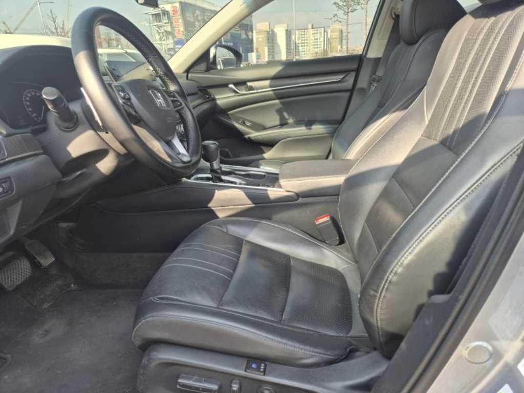 Honda Accord - Vista 9