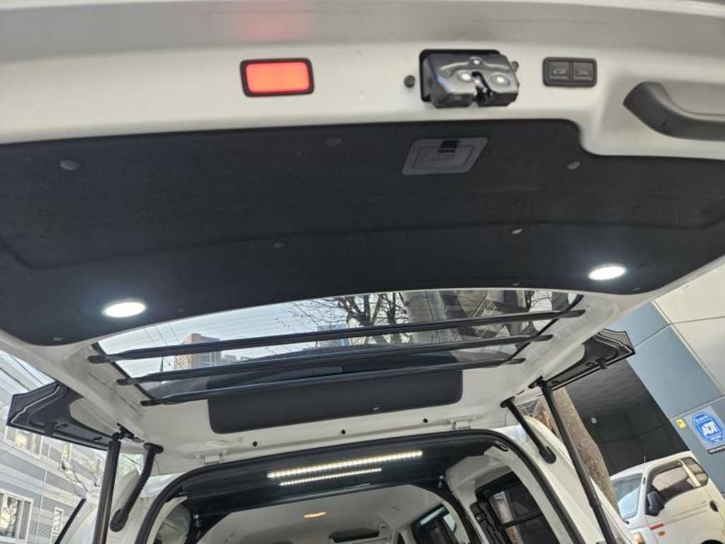 HYUNDAI Staria 2026 Blanco - Importación desde Corea - HF Imports Iquique - Foto 15