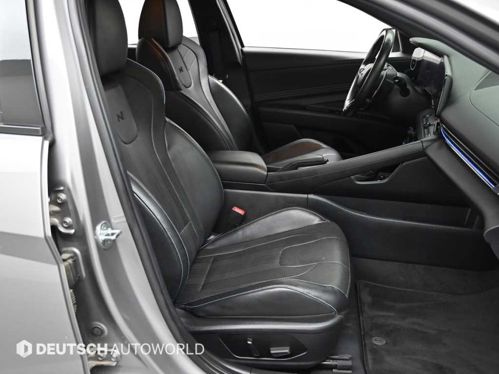 HYUNDAI Avante - Vista 10