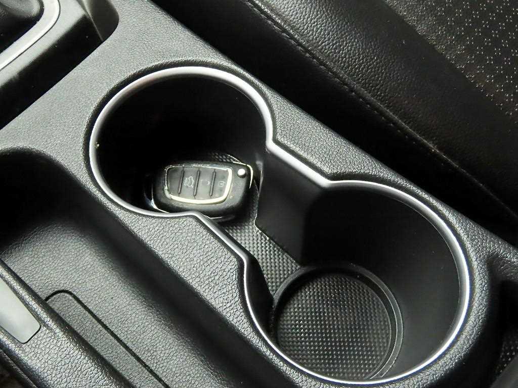 HYUNDAI Avante - Vista 12