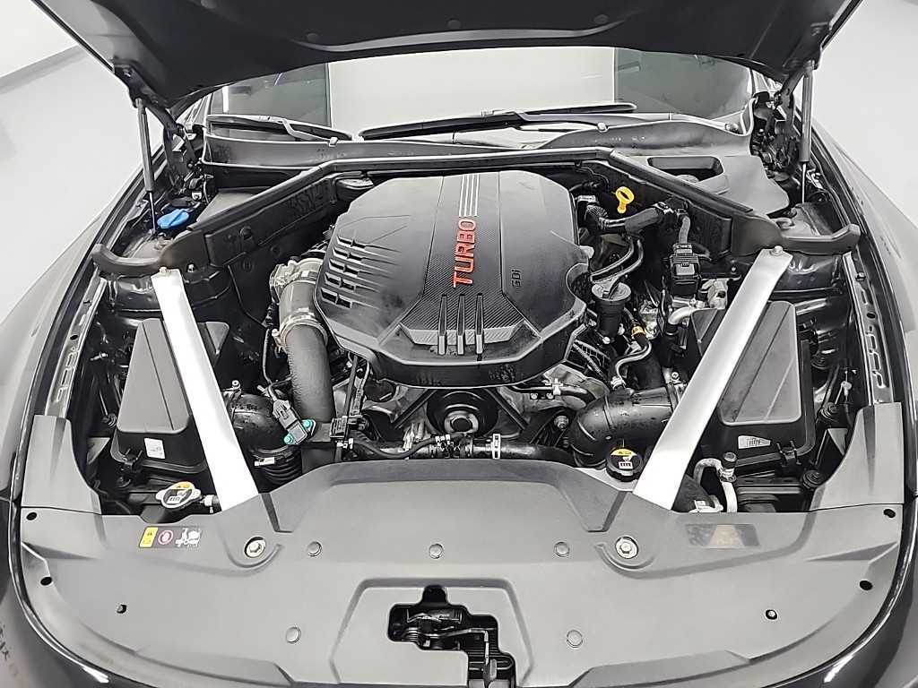 KIA Stinger - Vista 5