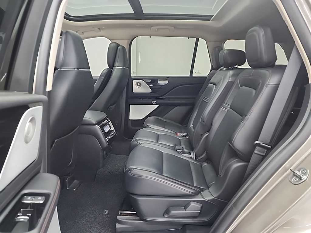 Lincoln Aviator - Vista 12