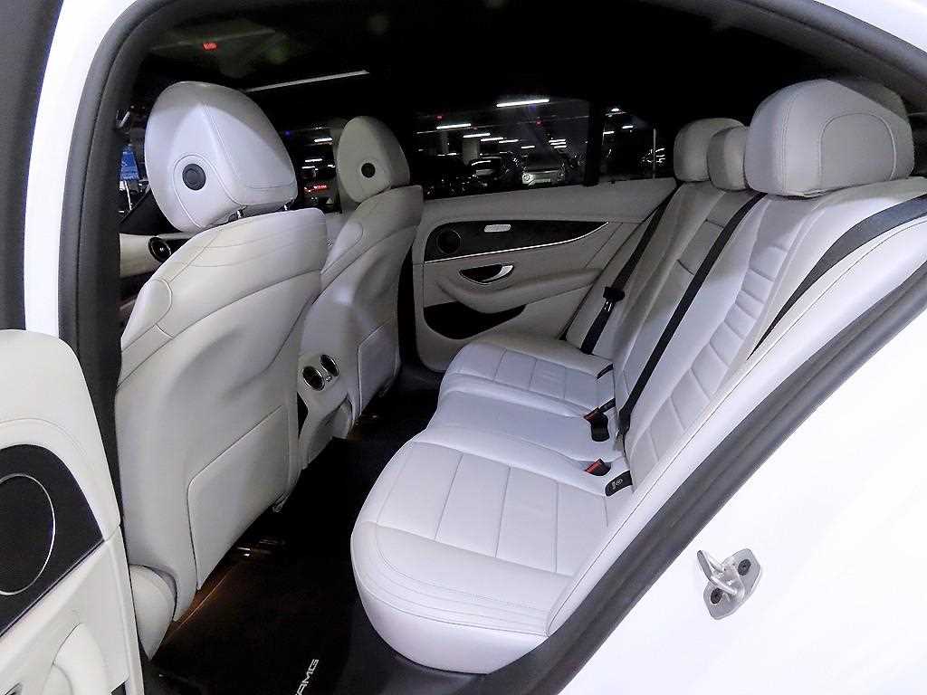 Mercedes Benz E class - Vista 7