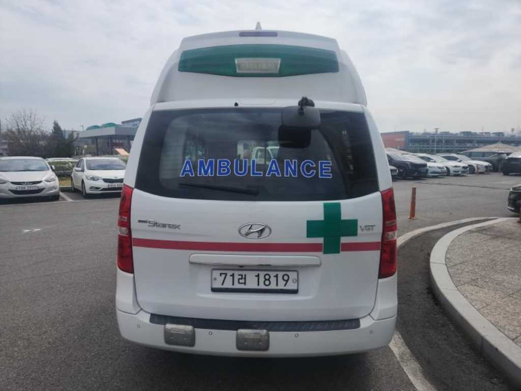 HYUNDAI Starex - Vista 5