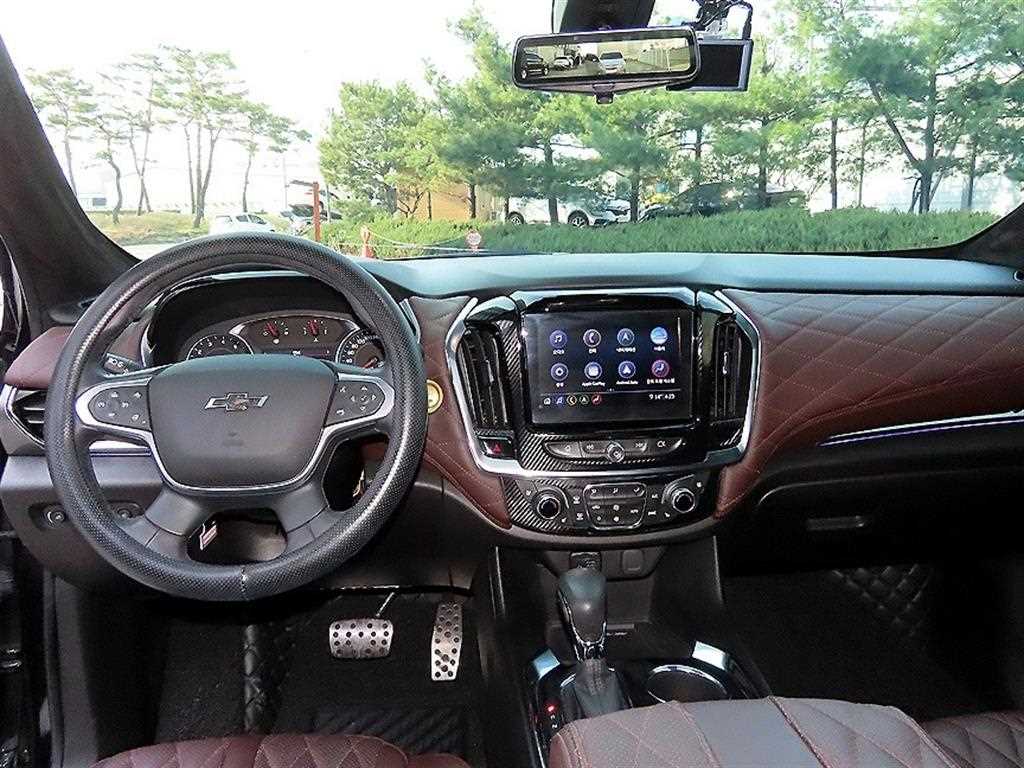 Chevrolet Travers - Vista 7