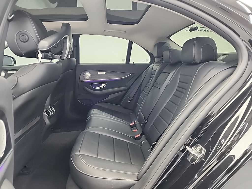 Mercedes Benz E class - Vista 12