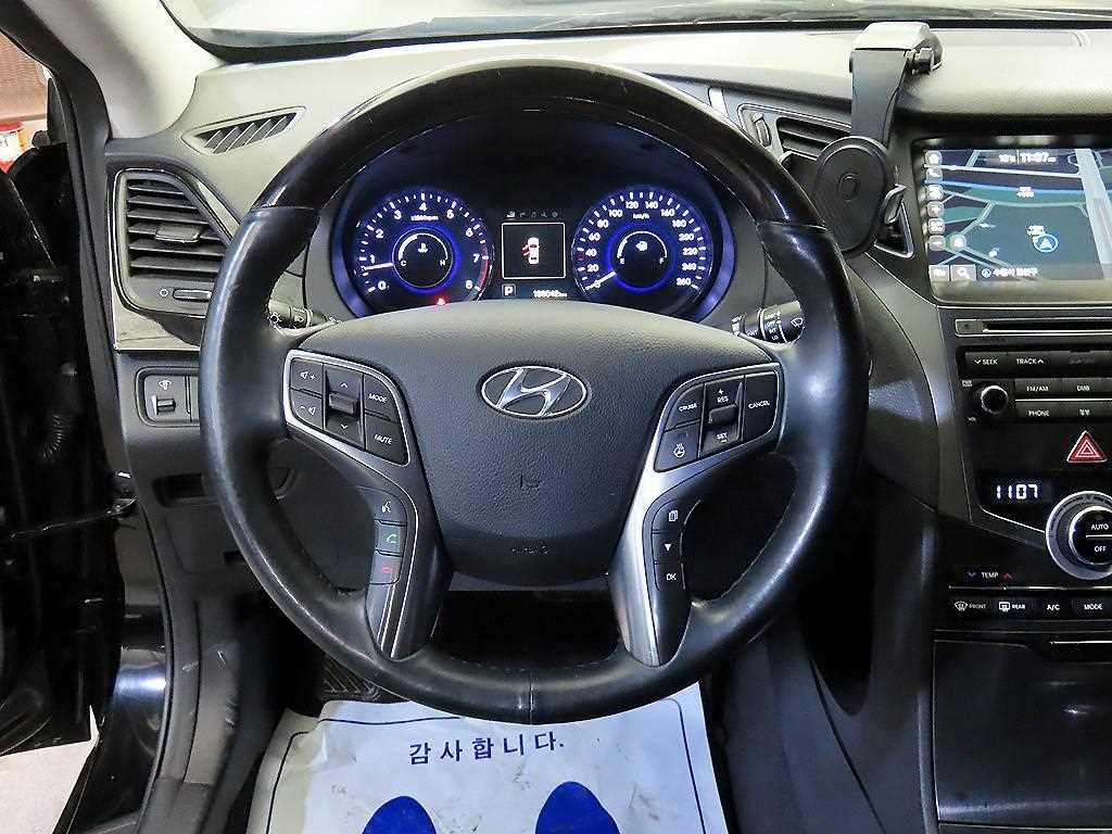 HYUNDAI Grandeur - Vista 7
