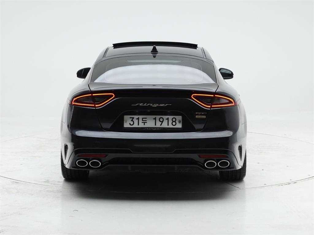 KIA Stinger - Vista 5