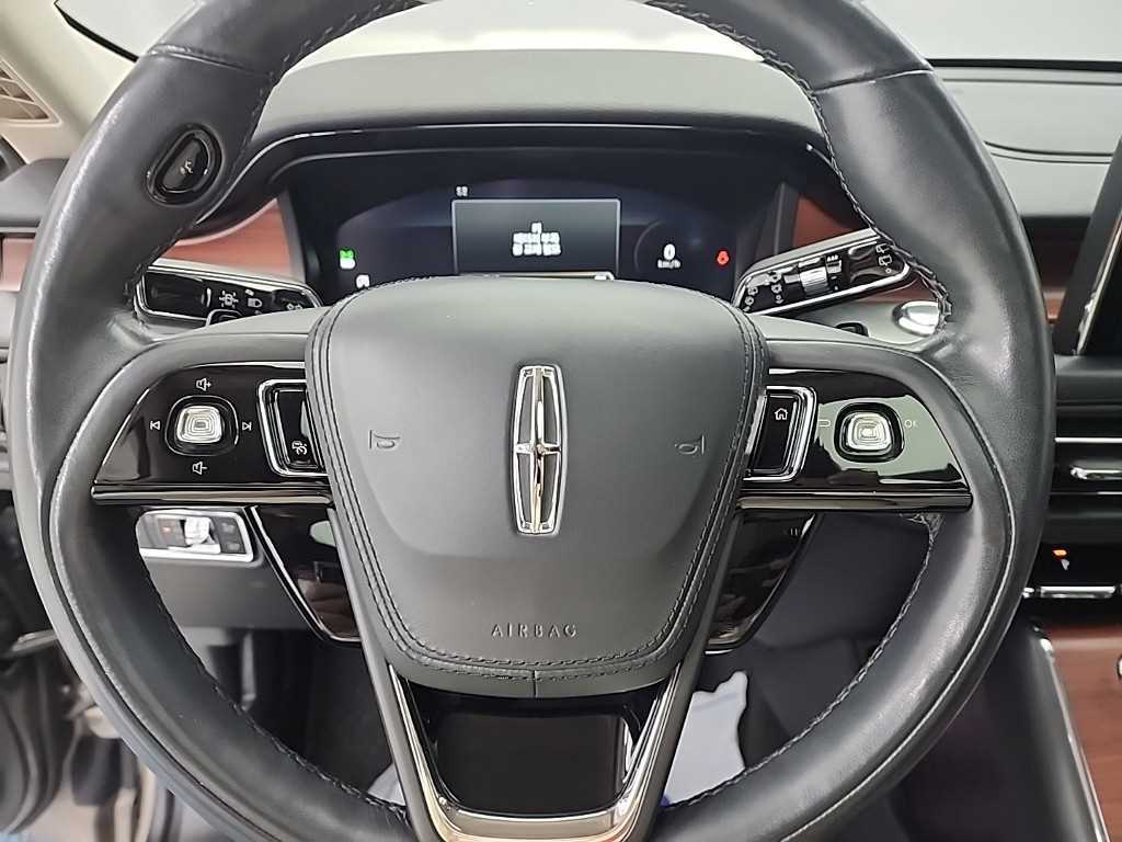 Lincoln Aviator - Vista 9