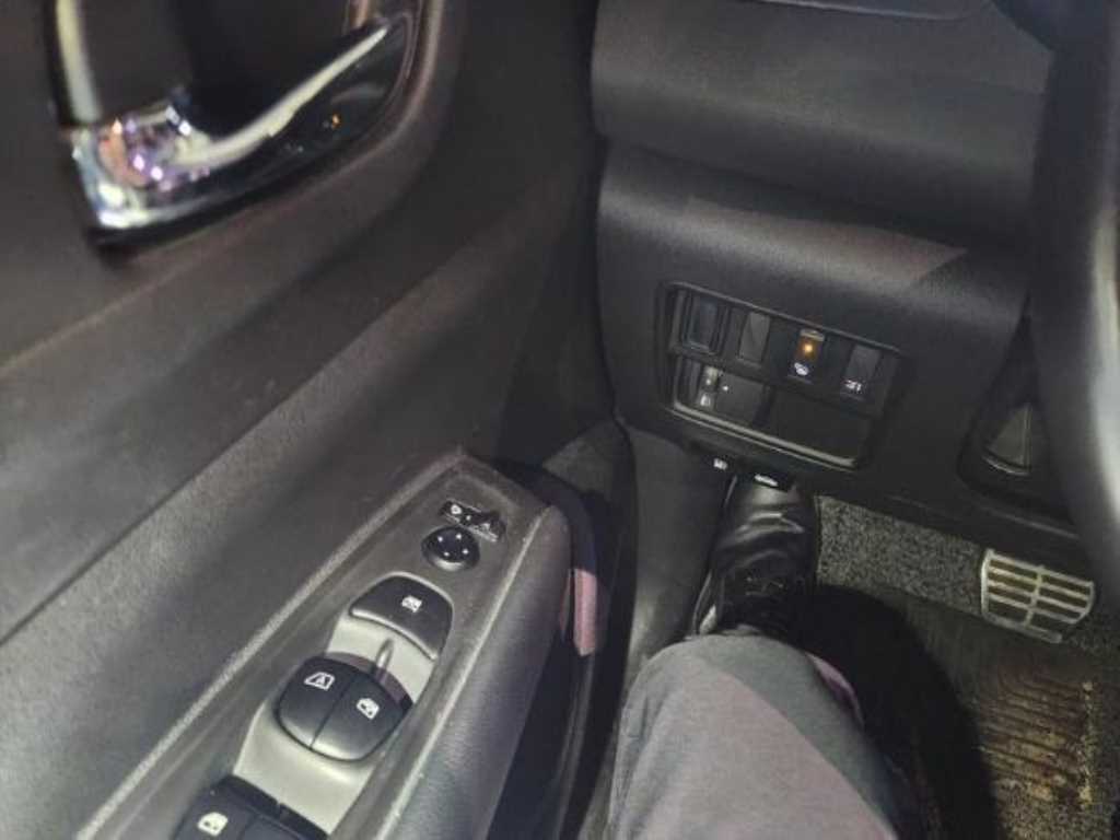 SAMSUNG QM6 - Vista 6