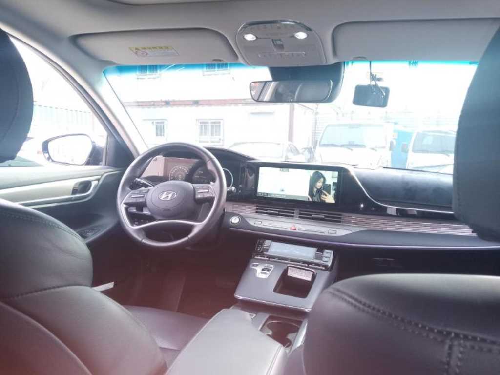 HYUNDAI Grandeur - Vista 3