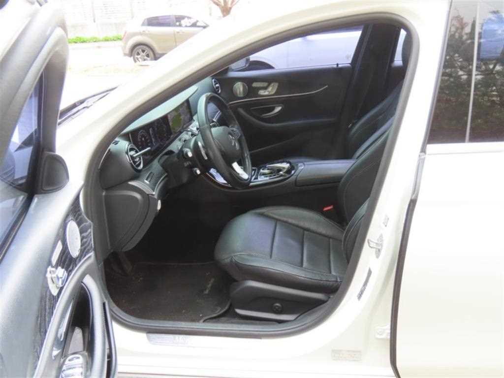 Mercedes Benz E class - Vista 12