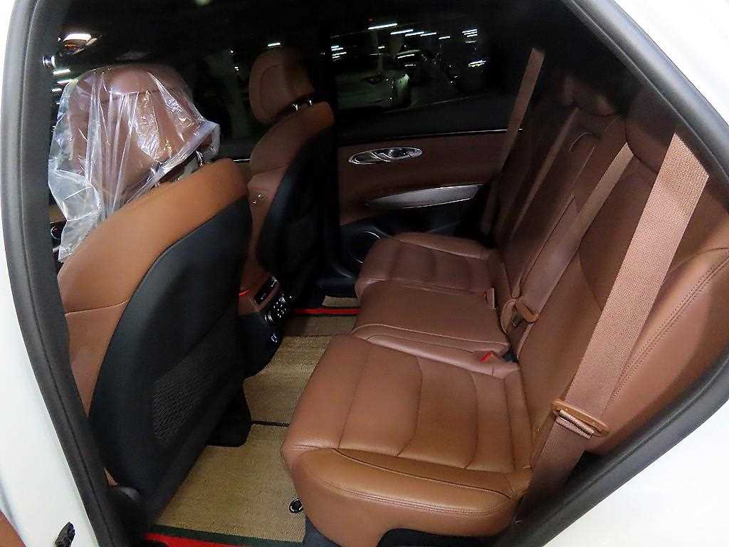 Genesis GV70 - Vista 7