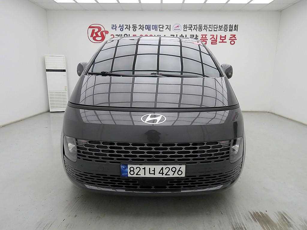 HYUNDAI Staria - Vista 2