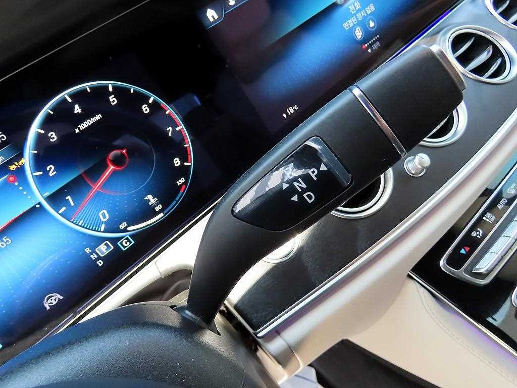 Mercedes Benz E class - Vista 10