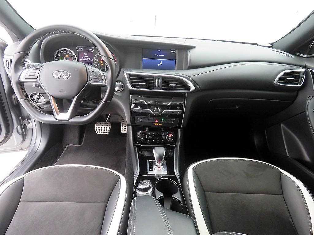 Infiniti Q - Vista 8