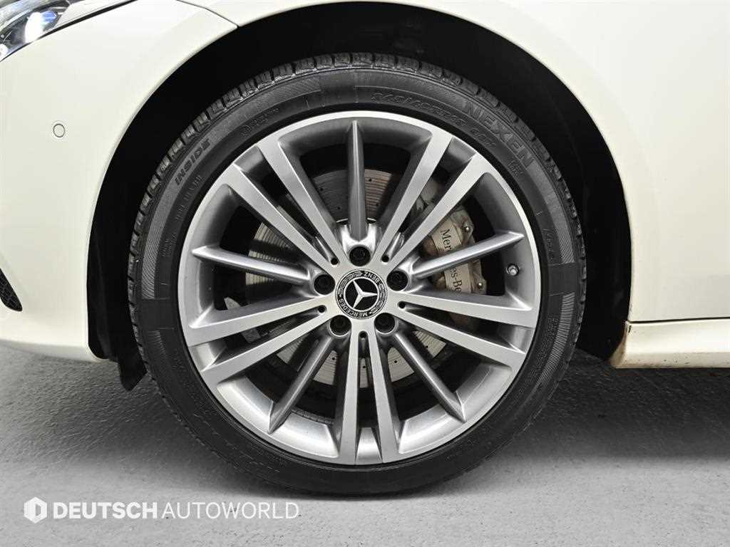 Mercedes Benz CLS Class - Vista 5