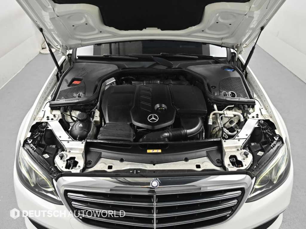 Mercedes Benz E class - Vista 6