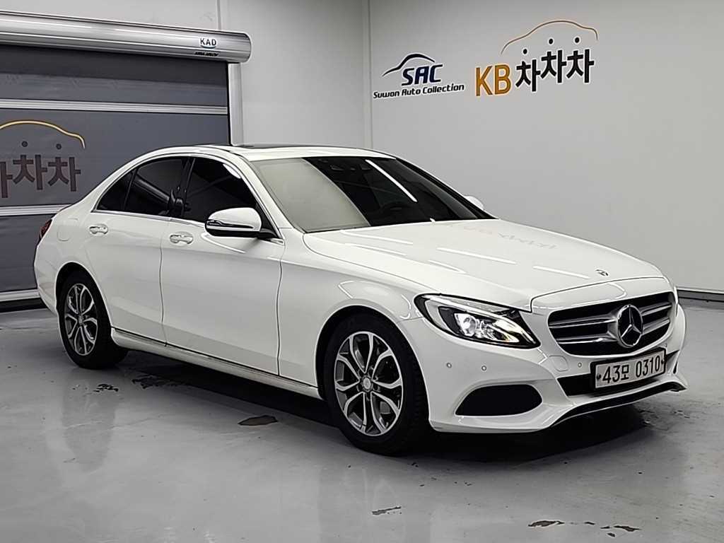 Mercedes Benz C Class - Vista 4