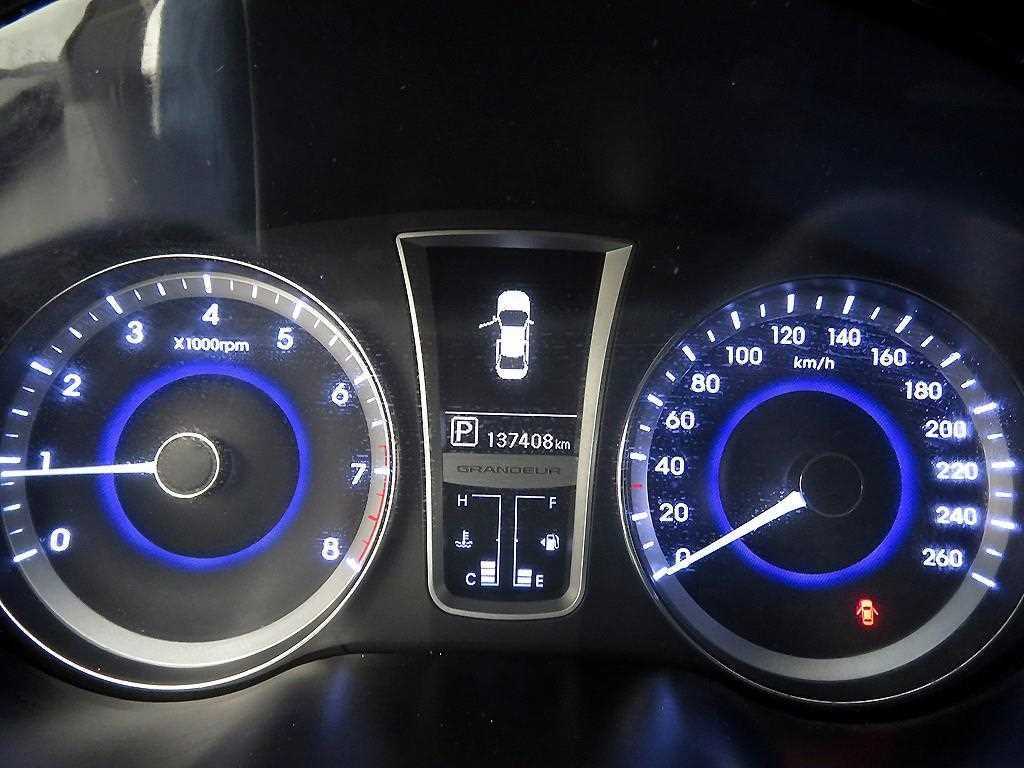 HYUNDAI Grandeur - Vista 11